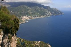 Il panorama della costiera amalfitana visto da Ravello, considerato uno dei più suggestivi balconi d'Italia - © Irina Korshunova / Shutterstock.com