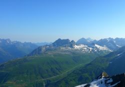 Panorama dal Gemmstock verso il versante del nuovo comprensorio