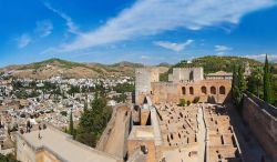 Panorama di Granada Andalusia visto dal Palazzo ...