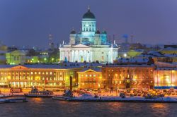 Panorama in inverno ad Helsinki, la capitale della Finlandia - © Oleksiy Mark / Shutterstock.com