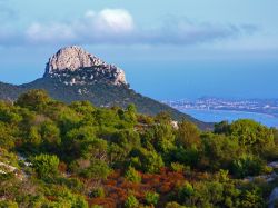 Panorama delle montagne e rocce dell'Ogliastra e della costa orientale della Sardegna - © Monica Mereu