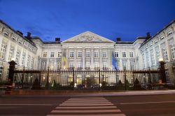 il Parlamento Nazionale Belga a Bruxelles, vista notturna - © Renata Sedmakova / Shutterstock.com 