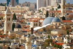 Panorama della città vecchia di Gerusalemme, Israele, dichiarata Patrimonio Mondiale dell'Umanità nel 1981. Entro le antiche mura costruite nel 1538, per volere di Solimano ...