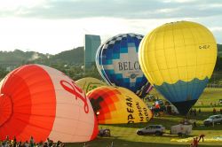 Partenza volo in mongolfiera dal centro di Vilnius, ...