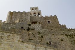 Patmos, Grecia è un'isola ricca di storia, oltre che di spiagge e mare limpido - © fritz16 / Shutterstock.com