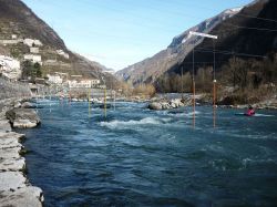 Percorso di canoa slalom sul Brenta a Valstagna - © N.Fioretti, Wikipedia