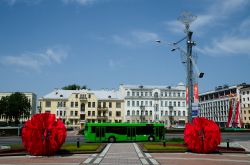 Nella piazza centrale di Minsk, capitale della Bielorussia, il 3 luglio si svolge la festa dell'indipendenza nazionale: era il 1944 quando l'esercito sovietico liberò Minsk dai ...