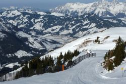 Pista da sci, sulla celebre streif di Kitzbuhel ...