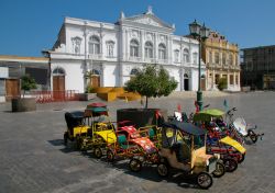 La centrale Plaza Prat e il teatro dell'Opera a Iquique in Cile - © jorisvo / Shutterstock.com