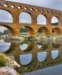 Il Pont du Gard in Francia il piu alto acquedotto mai costruito dai romani! E' una attrazione del sud della Francia, in Linguadoca-Rossiglione, vicino a Vers, una località lungo la ...