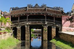 Il Ponte giapponese coperto di Hoi An, il villaggio UNESCO si trova nel Vietnam centrale - © Rafal Cichawa / Shutterstock.com