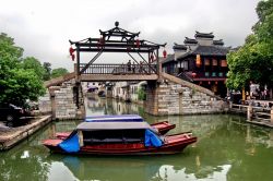 Il ponte storico di Tongli in Cina. La città si trova tra Suzhou e Shanghai, nel delta dello Yangtze