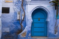 Porta blu Chefchaouen Marocco - © Sarah Franklin -  iStockphoto LP.