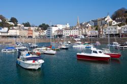 Il porto di Torquay sulle coste inglesi del Devon - La "Regina della Riviera", così è stata ribattezzata la città di Torquay, nel corso degli ultimi cinquant'anni ...