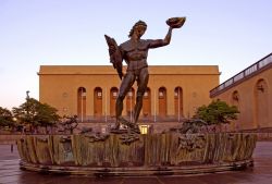 Poseidon: la statua di Goteborg posta alla fine della via Kungsportsavenyn - Credits:Göran Assner/imagebank.sweden.com