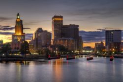 Skyline al tramonto di Providence, Rhode Island, Stati Uniti d'America - © sbgoodwin - Fotolia.com