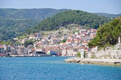 Pucisca a Brac, è un borgo sulla costa settentrionale di Brazza, una delle mete mare più importanti della Dalmazia in Croazia. E' famosa nel mondo per la sua pietra bianca ...