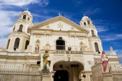 Quiapo, la spettacolare chiesa del centro di Manila, la principale città delle Filippine - © Krajomfire / Shutterstock.com