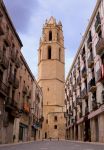 Reus Catalogna, il campanile del Monastero di Sant Pere, qui venne battezzato Antoni Gaudì - © DigitalHand Studio / Shutterstock.com 