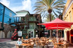 Ristorante nel centro di Willemstad Antille olandesi - © PlusONE / Shutterstock.com 