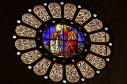 Rosone della cattedrale di Basilea, Svizzera - Ad impreziosire l'imponente architettura romanico gotica del principale luogo di culto della città di Basilea sono le suggestive vetrate ...