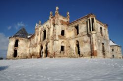 Rovine del castello di Bontida, Cluj Napoca - Nel distretto di Cluj, la Transilvania ospita un piccolo comune formato dall'unione di 4 villaggi (Bontida, Coasta, Rascruci e Tauseni) su cui ...