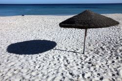 La sabbia chiara del mare di Sousse rende questa localita una pregiata meta balneare della Tunisia  - © Zvonimir Atletic / Shutterstock.com