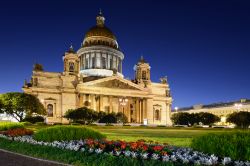 La cattedrale di Sant' Isacco si trova tra l'omonima piazza di San Pietroburgo e quella dei Decabristi. E' un interessante esempio di architettura neoclassica dell'Ottocento, ...