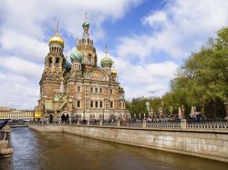 La Chiesa del Salvatore sul Sangue Versato, o Cattedrale della Resurrezione di Cristo, è tra i monumenti più rappresentativi di San Pietroburgo. Non è una vera e propria ...