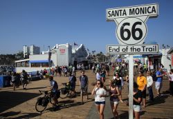 Santa Monica, California: la fine della Route 66 la strada più famosa degli USA - © Northfoto / Shutterstock.com