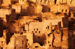 Schali (Shali) il famoso centro storico, fatto con mattoni di fango, dell'Oasi di Siwa in Egitto - © elena moiseeva / Shutterstock.com