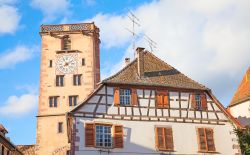 Scorcio sul borgo di Riquewihr, Francia - Le protagoniste di questo suggestivo paese dell'Alsazia, settima regione francese per densità di popolazione nonostante sia la più ...