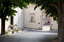 Uno scorcio del centro di Assisi, una delle cittadine italiane più famose del mondo grazie alle sue bellezze storiche e culturali oltre che per essere legata alla figura di uno dei santi ...