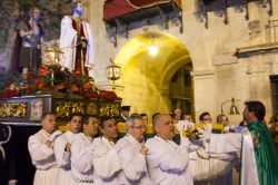 Semana Santa a Alicante, Spagna. Ogni anno in città, come in tutta la Spagna del resto, si festeggia la "semana santa" ovvero la settimana che va dalla domenica delle Palme ...