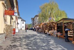 Shopping a Wadowice vicino alla casa di Giovanni Paolo II