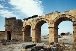 Sito archeologico di Hierapolis in Turchia: questo Patrimonio UNESCO si trova vicino a Pamukkale, nell'Anatolia occidentale - © Mayer Vadim / Shutterstock.com