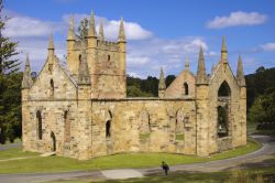 Il Sito storico (Heritage Site) di Port Arthur, la ex Colonia Penale vicino ad Hobart in Tasmania. Si tratta del primo insediamento in Australia, qui fu creata una cittadina che doveva accogliere ...