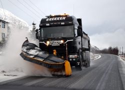 Spartineve in azione sulle strade della Lofoten in Norvegia