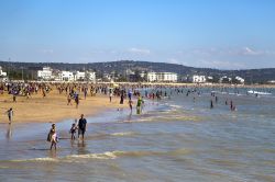 Spiaggia di Essaouira, Marocco - Le acque dell'Oceano ...