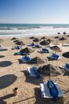 Una a Spiaggia a Djerba, una delle perle delò Mar Mediterraneo: ci troviamo nella Tunisa del sud - © Irina Fischer / Shutterstock.com