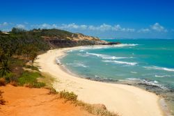 La spiaggia da Pipa: ci troviamo a pochi km a sud di Natal, in Brasile - © Eric Gevaert / Shutterstock.com