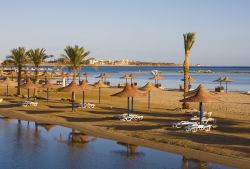 Spiaggia di Hurghada, località per le vacanze sul Mar Rosso in Egitto - © OlegD / Shutterstock.com