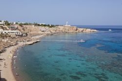 Spiaggia e barriera corallina nei pressi di Sharm el Sheikh in Egitto - © Johan_R / Shutterstock.com