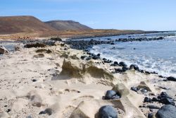 Spiaggia selvaggia lungo la costa sud dell'isola di Sal a Capoverde - © Piotr G / Shutterstock.com