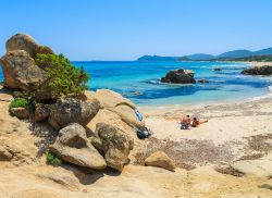 La spiaggia dello scoglio "Peppino" in Costa Rei, Sardegna - © Pawel Kazmierczak / Shutterstock.com