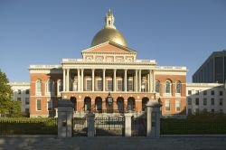 La Old State House di Boston, all'incorcio tra Washington Street e State Streets, risale al 1713 e fino al 1798 è stata sede del governo del Massachusetts. E' l'edificio pubblico ...