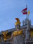 Statua di fronte al  Parlamento Austriaco di Vienna