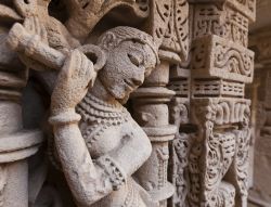 Statua Rani Ki Vav a Patan Gujarat - © David Evison / Shutterstock.com