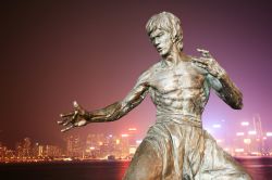 Statua di Bruce Lee sulla Avenue of the Stars ...