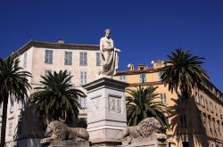 Statua di Napoleone ad Ajaccio in Corsica - © John Copland / shutterstock.com